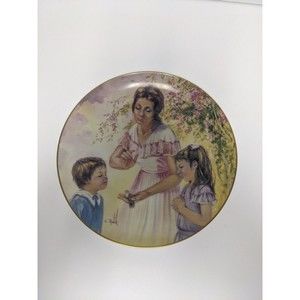 KERN COLLECTABLES 1977 Mother's Day Series Spring Delight LIMITED EDITION PLATE